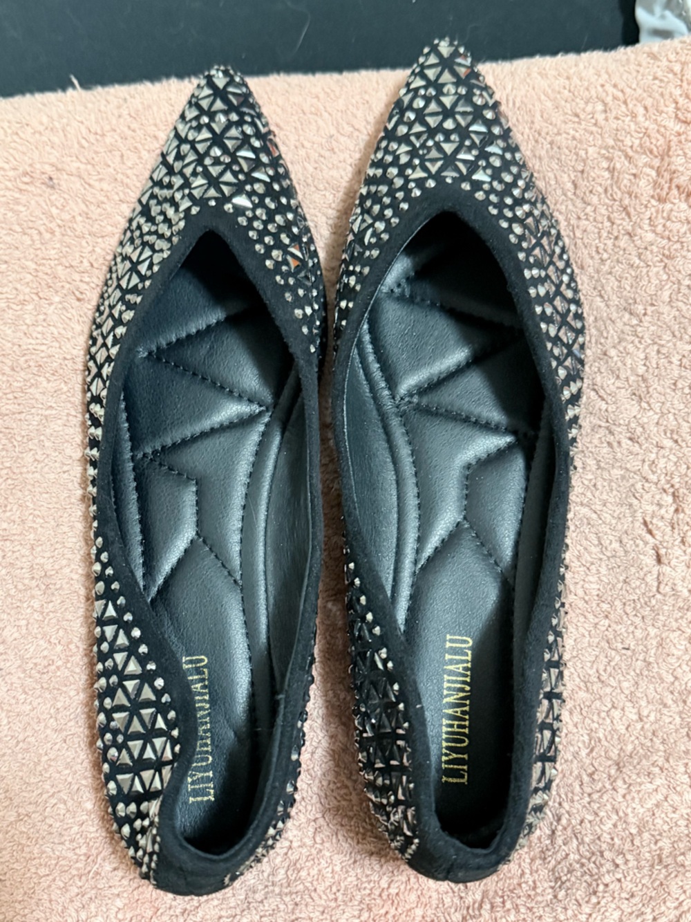 Liyuannialu Black Pointed Studded Flats